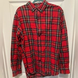 L.L. Bean Men’s Scotch Plaid Flannel Shirt, Slightly Fitted. Size Medium.